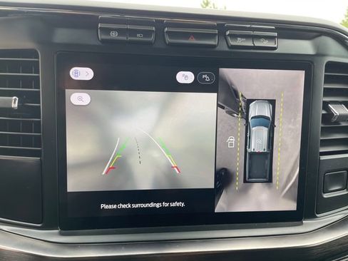 Used 2023 Ford F350 Lariat image 32