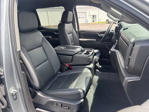 Used 2025 GMC Sierra 1500 SLT AWD/4WD image 12