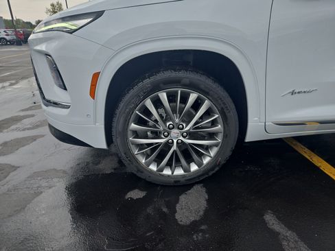 New 2026 Buick Enclave Avenir w/ Super Cruise Package AWD/4WD image 4