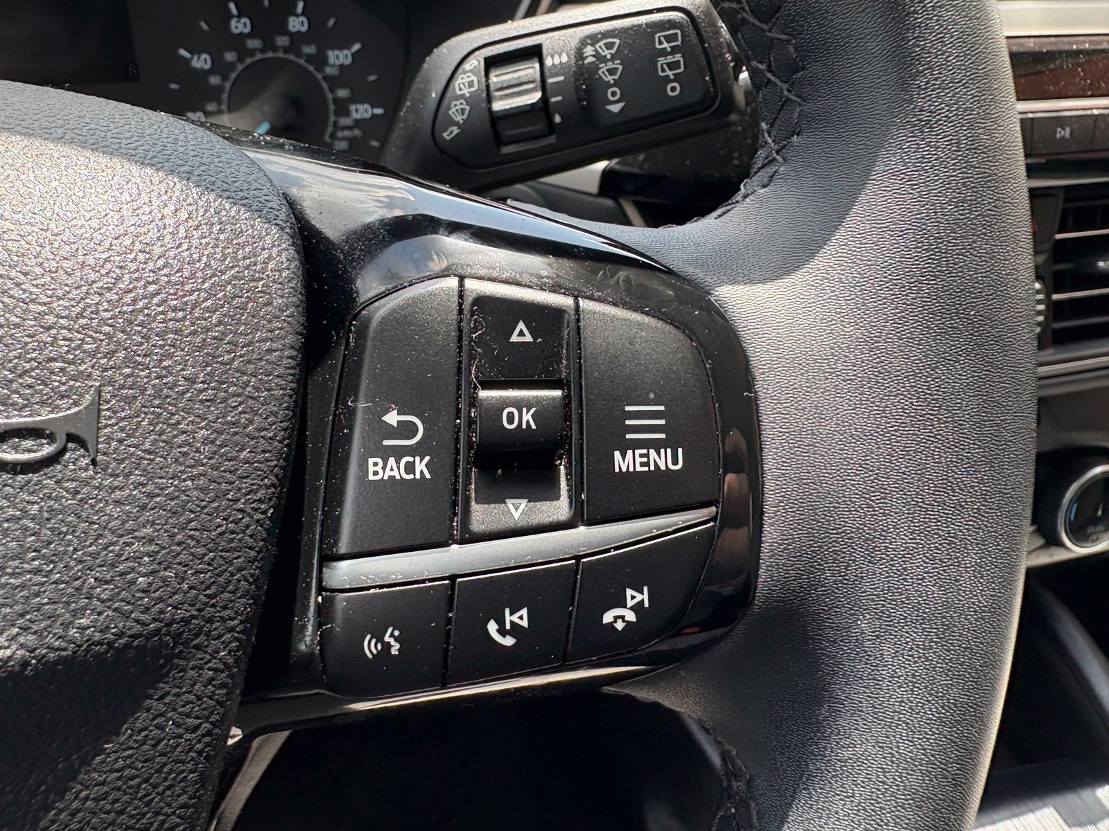 Used 2022 Ford Escape SE w/ SE Sport Appearance Package AWD/4WD image 37