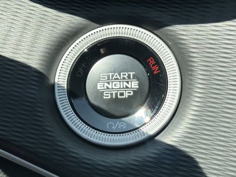 New 2024 Jeep Grand Cherokee Altitude image 25