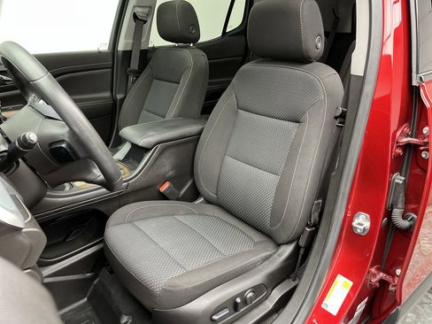 Certified 2023 GMC Acadia SLE w/ Driver Convenience Package image 10