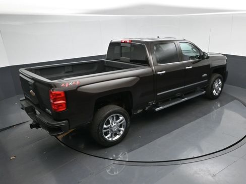 Used 2019 Chevrolet Silverado 2500 High Country image 63