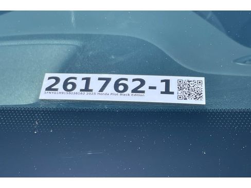 Used 2025 Honda Pilot Black Edition image 20