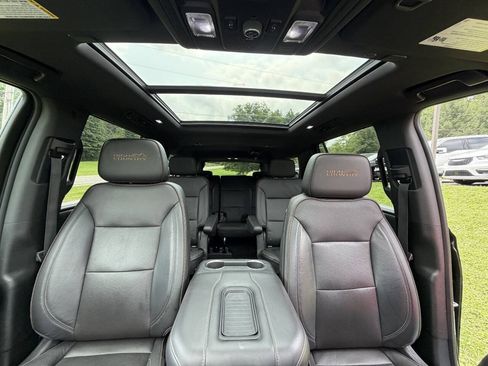 Used 2021 Chevrolet Suburban High Country AWD/4WD image 33