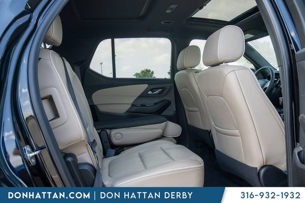 Used 2023 Chevrolet Traverse Premier FWD image 25
