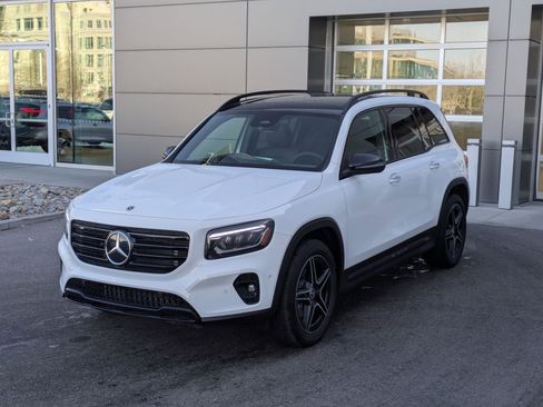 New 2026 Mercedes-Benz GLB 250 4MATIC image 8