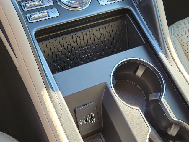 Used 2025 Lincoln Nautilus Reserve AWD/4WD image 22