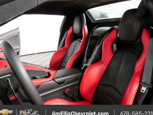 Used 2024 Chevrolet Corvette Stingray Premium Conv w/ Z51 Performance Package RWD image 9