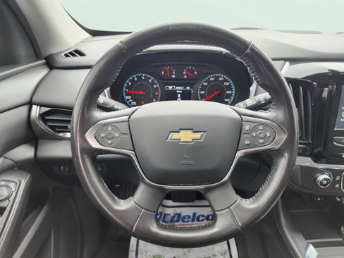 Used 2018 Chevrolet Traverse LT image 11
