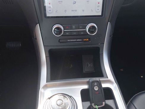 Used 2024 Ford Edge SEL AWD/4WD image 31