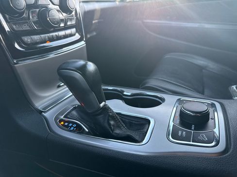 Used 2019 Jeep Grand Cherokee Overland image 25