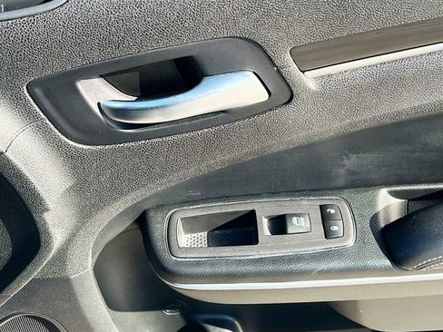 Used 2023 Chrysler 300 S image 31