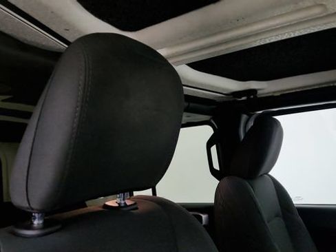 Used 2019 Jeep Wrangler Unlimited Sport S AWD/4WD image 34