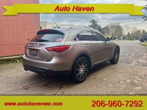 Used 2011 INFINITI FX35 2WD w/ Premium Pkg image 4
