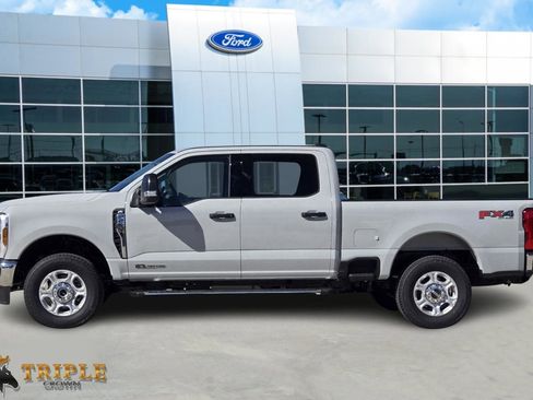New 2026 Ford F250 XLT w/ FX4 Off-Road Package AWD/4WD image 3