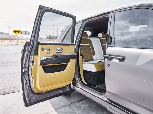 Used 2026 Rolls-Royce Cullinan Black Badge AWD/4WD image 27