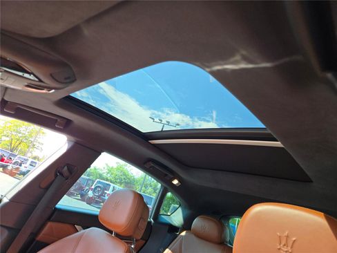 Used 2019 Maserati Levante GranLusso image 27