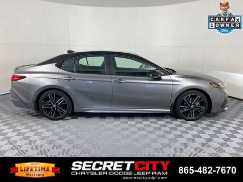 Used 2025 Toyota Camry XSE FWD image 8