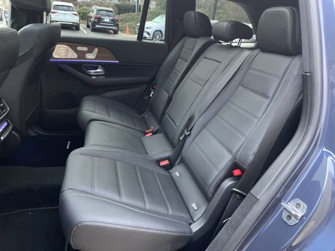 Certified 2025 Mercedes-Benz GLS 450 4MATIC image 42