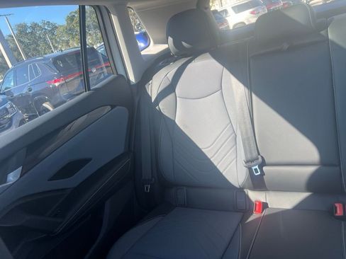 New 2026 Volkswagen Tiguan SE image 12
