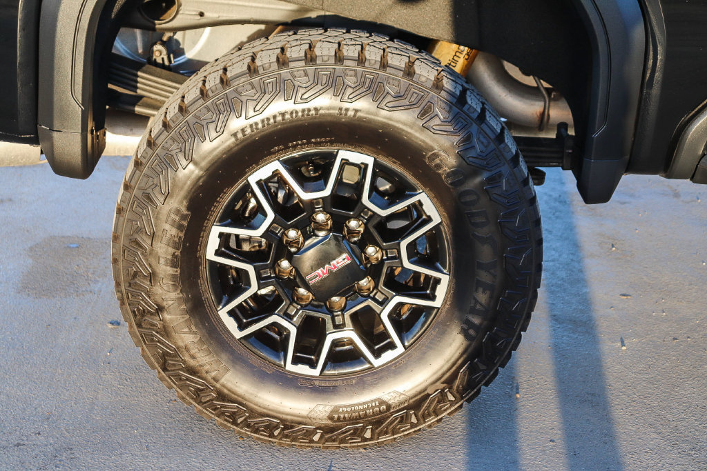 Used 2026 GMC Sierra 2500 AT4X AWD/4WD image 12