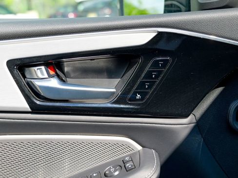 Used 2023 Acura MDX SH-AWD w/ Technology Package image 19