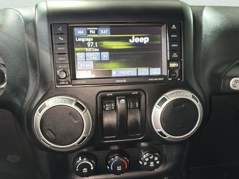 Used 2014 Jeep Wrangler Sport image 18