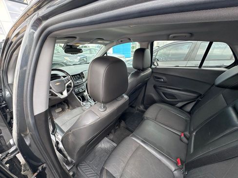 Used 2018 Chevrolet Trax LT w/ LT Convenience Package AWD/4WD image 5