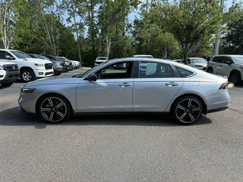 Used 2025 Honda Accord Sport image 2
