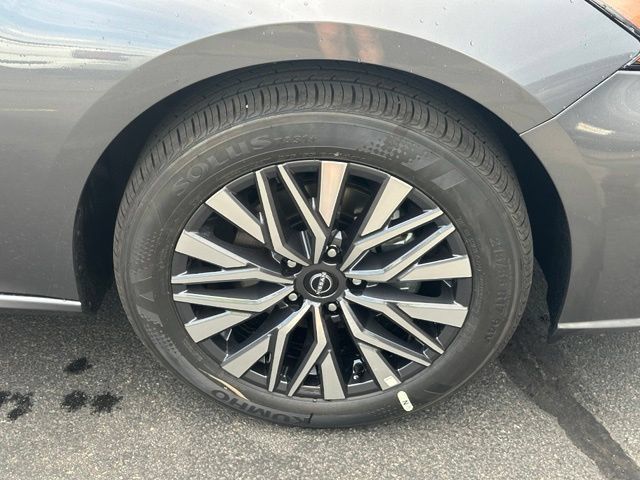 New 2026 Nissan Altima 2.5 SV AWD/4WD image 14