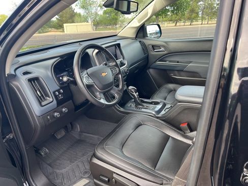 Certified 2022 Chevrolet Colorado Z71 w/ Z71 Midnight Edition AWD/4WD image 8