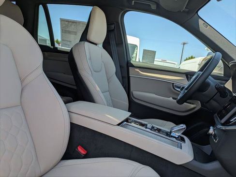 New 2026 Volvo XC90 T8 Plus w/ Protection Package Premier AWD/4WD image 13