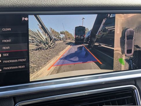 Used 2018 Porsche Panamera 4S image 8