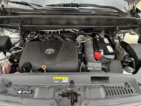 Used 2021 Toyota Highlander Limited image 6