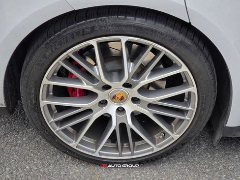 Used 2022 Porsche Panamera GTS AWD/4WD image 9