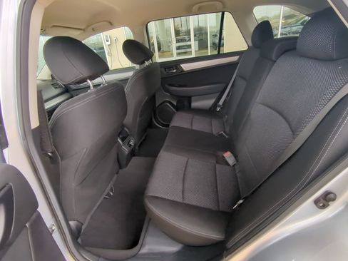 Used 2019 Subaru Outback 2.5i Premium image 12