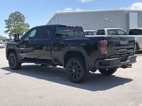Used 2024 GMC Sierra 2500 AT4 w/ AT4 Premium Plus Package AWD/4WD image 10