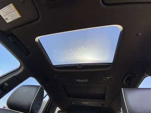 Used 2022 Chevrolet Traverse Premier w/ Redline Edition image 15