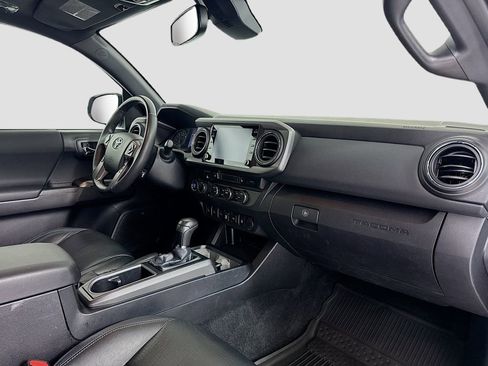 Used 2021 Toyota Tacoma TRD Off-Road w/ TRD Premium Off Road Package image 28