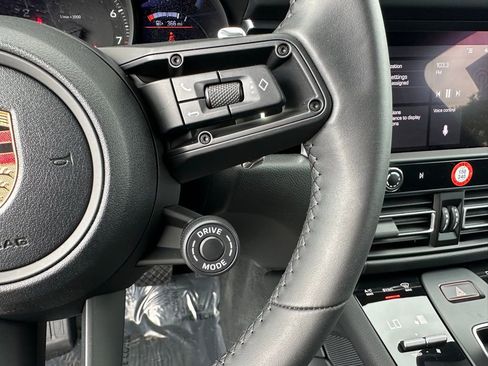 Certified 2026 Porsche Macan Turbo AWD/4WD image 16