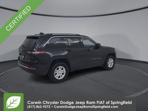 Used 2023 Jeep Grand Cherokee Laredo w/ Luxury Tech Group I AWD/4WD image 15