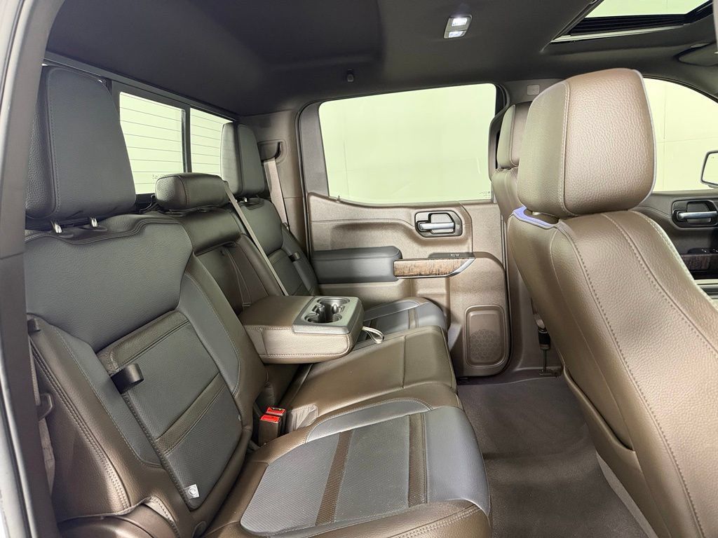 Used 2021 GMC Sierra 1500 Denali w/ Denali Premium Package AWD/4WD image 15