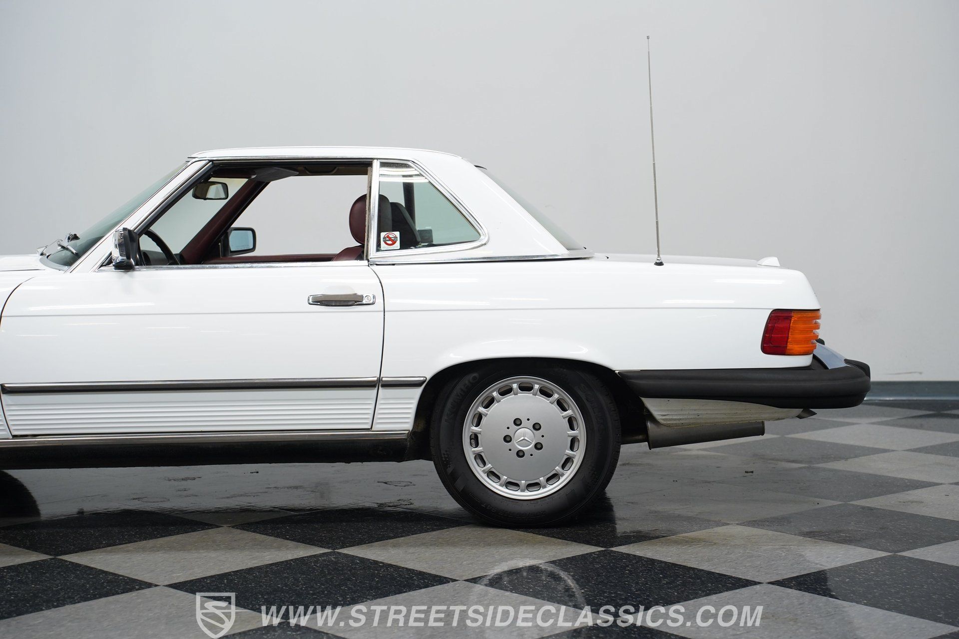 Used 1989 Mercedes-Benz 560 SL image 24