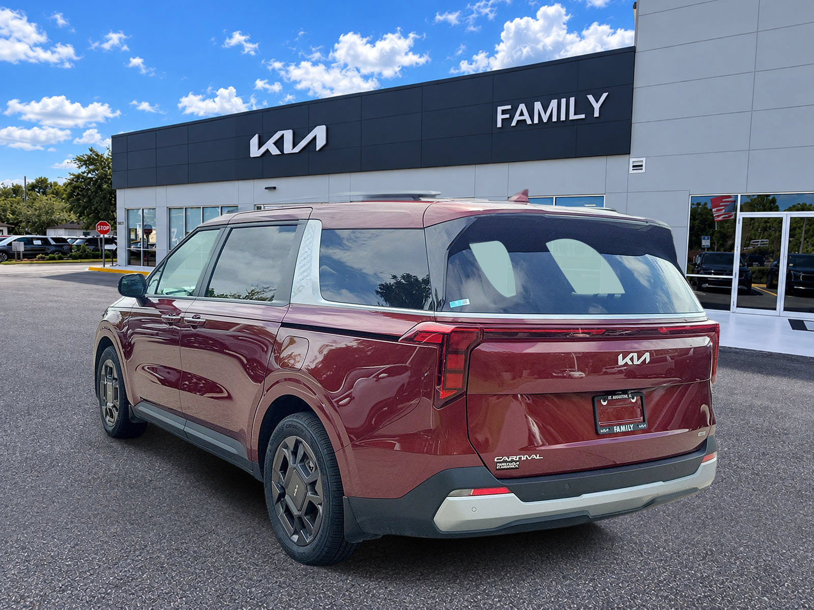 Certified 2025 Kia Carnival EX FWD image 4