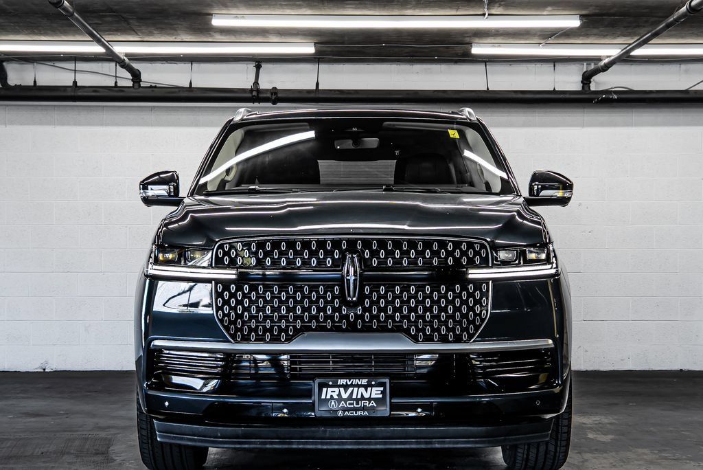 Used 2025 Lincoln Navigator L Reserve AWD/4WD image 8