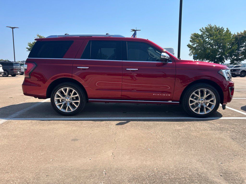 Used 2019 Ford Expedition Platinum AWD/4WD image 2