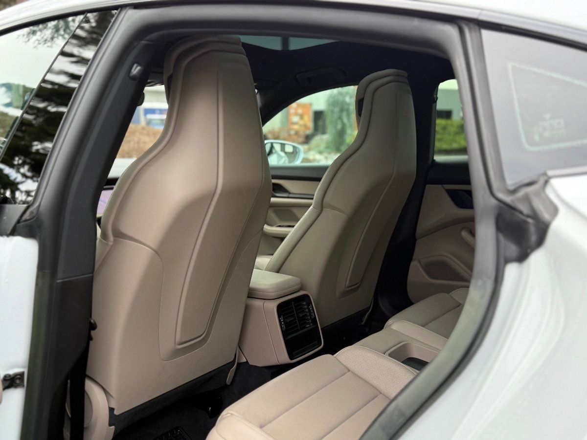 Used 2023 Porsche Taycan RWD image 18