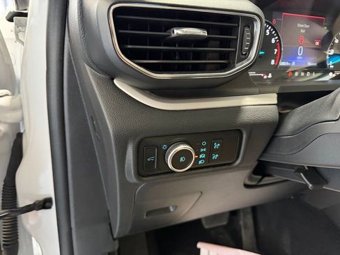 Used 2024 Ford Explorer XLT w/ Equipment Group 202A image 12