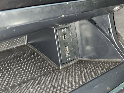 Used 2018 Volkswagen Golf R 4-Door image 31